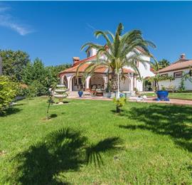 4 Bedroom Villa with Pool and Annex near Porec, Sleeps 8